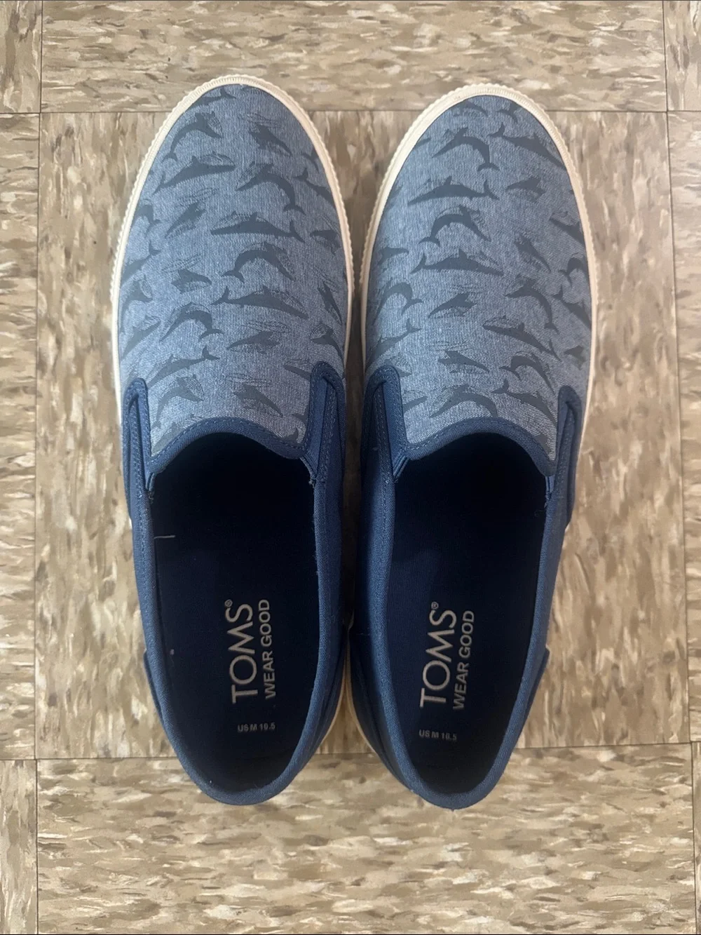Toms Baja Blue Glow In The Dark Whales Slip On Sneaker Size 10.5